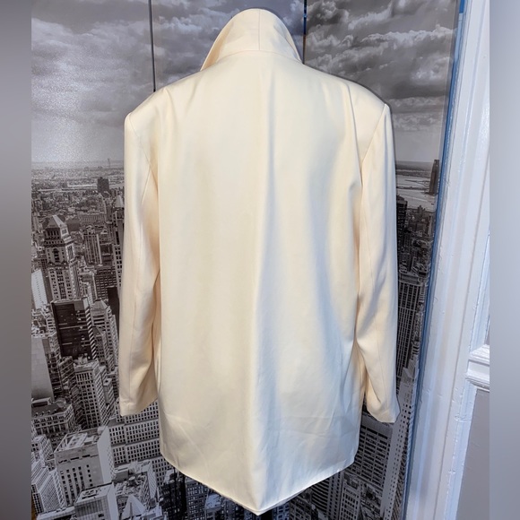 Oversized Aesthetic Blazer - Picture 3 of 7